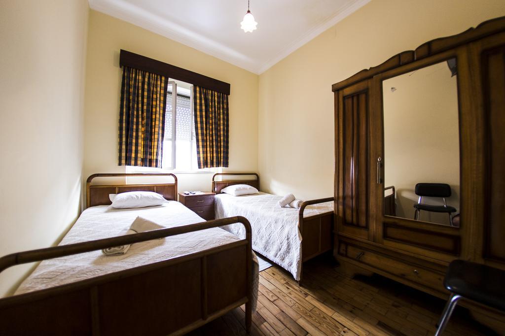 Residencial Covas Hotel Santiago do Cacem Bagian luar foto