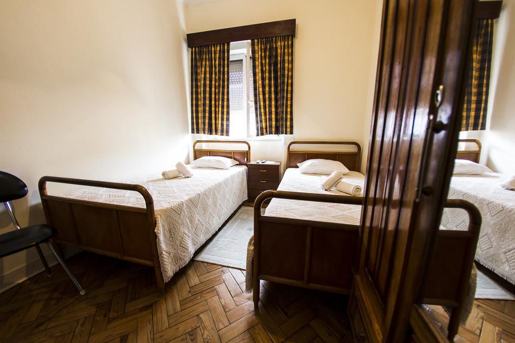 Residencial Covas Hotel Santiago do Cacem Bagian luar foto